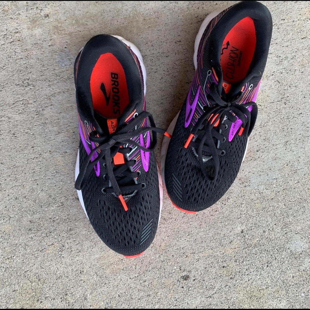 Brooks Women's Adrenaline GTS 19 Running Shoes